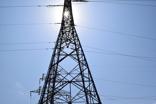 電力会社に悩むあなたへ。主要新電力5社の料金・サービスを詳しく解説